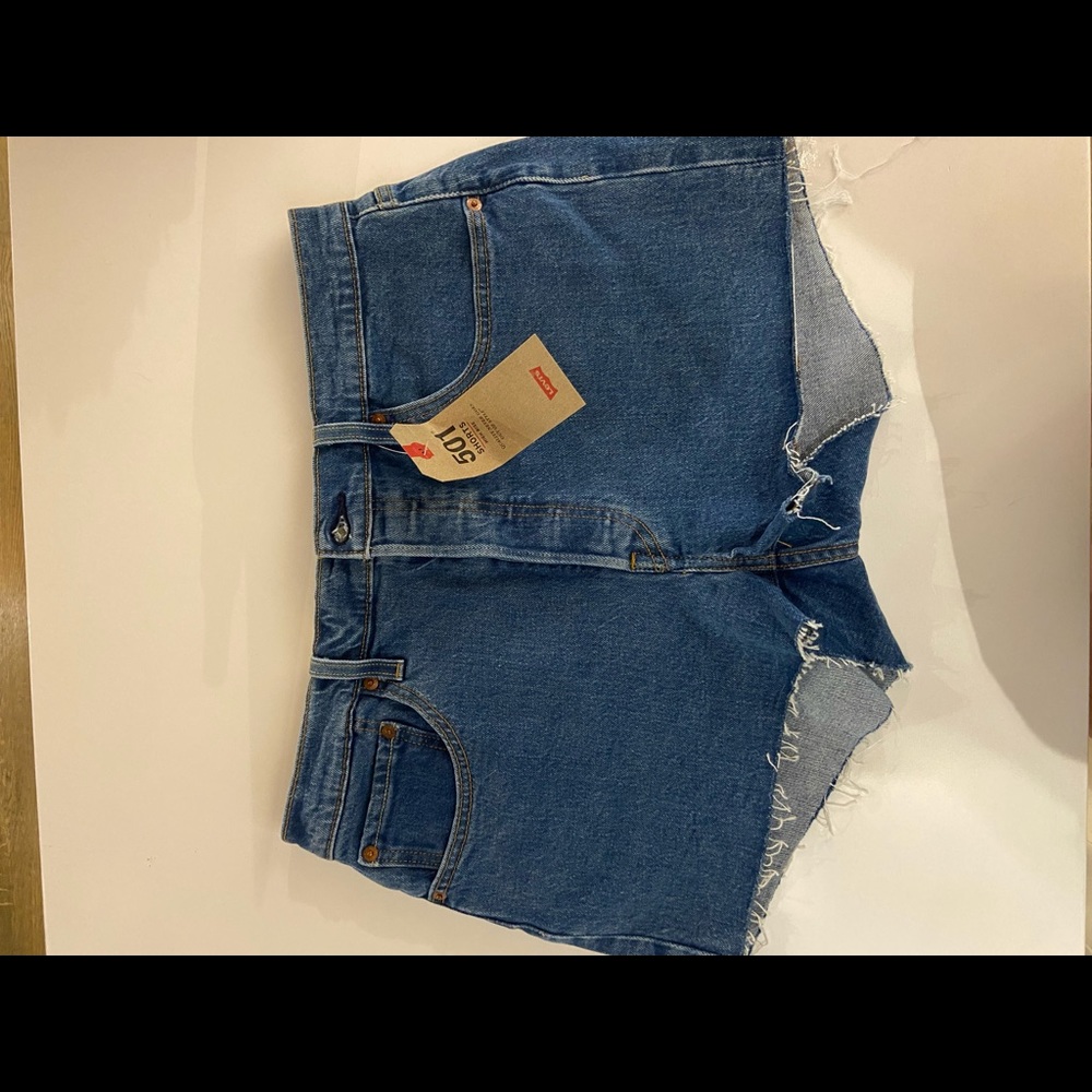 Levi’s high rise denim shorts. Size 32. - Picture 3 of 5